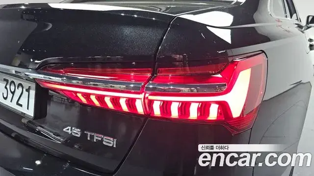 Audi A6 2021 — ფოტო 4/35
