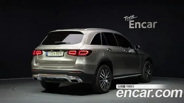 Mercedes-Benz GLC-Class 2020 — Şəkil 19/20