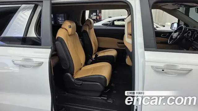 Kia Carnival 2022 — Фото 12/20