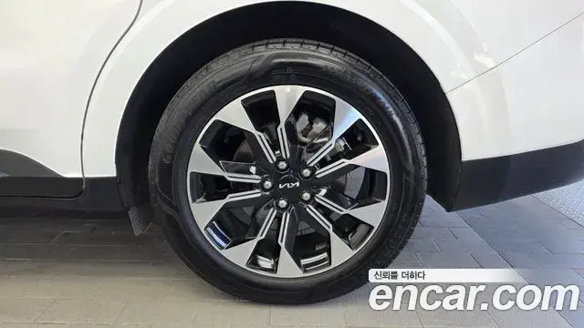Kia Carnival 2022 — Photo 9/32