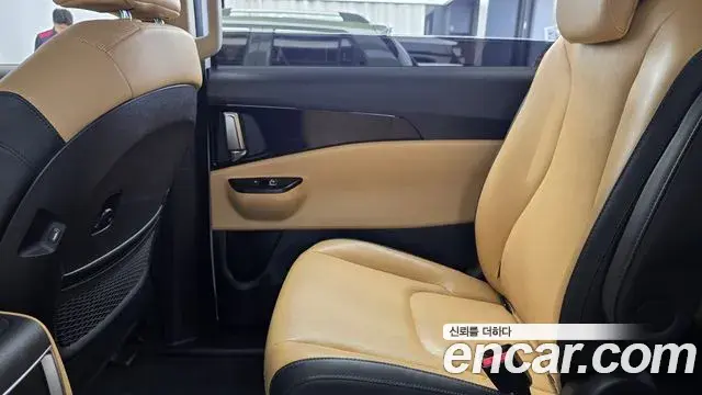 Kia Carnival 2022 — Photo 11/32