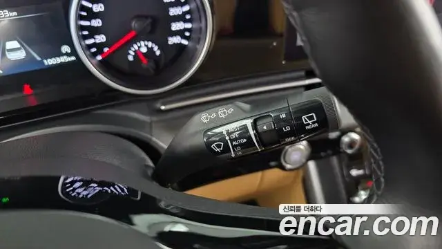 Kia Carnival 2022 — Photo 29/32