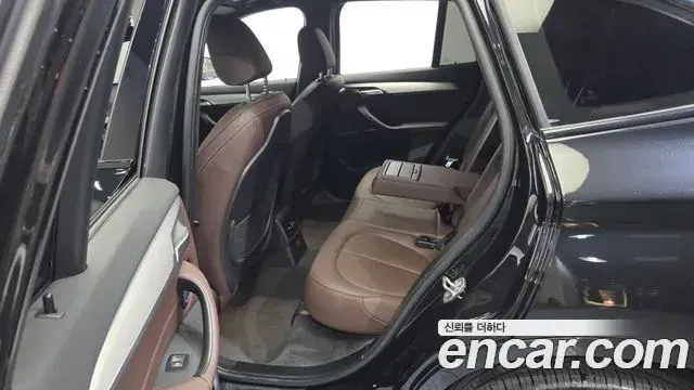 BMW X1 2022 — ფოტო 22/32