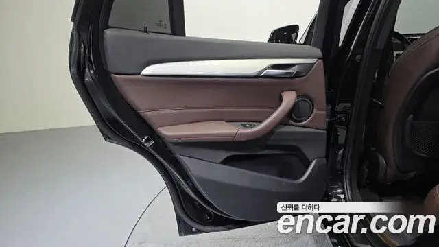 BMW X1 2022 — ფოტო 15/32