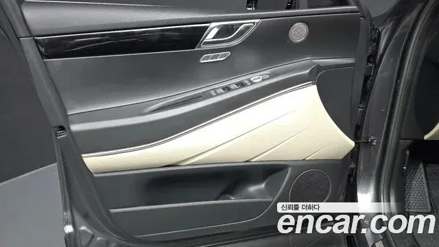 Genesis GV80 2021 — ფოტო 17/30
