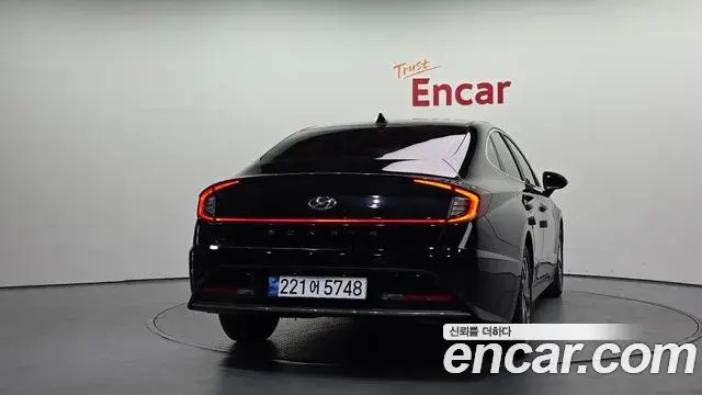 Hyundai Sonata 2021 — Фото 4/20