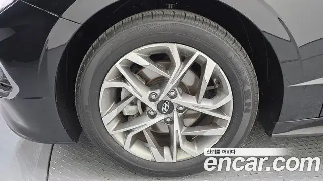 Hyundai Sonata 2021 — Фото 5/20