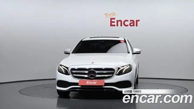 Mercedes-Benz E-Class 2018 — ფოტო 4/20