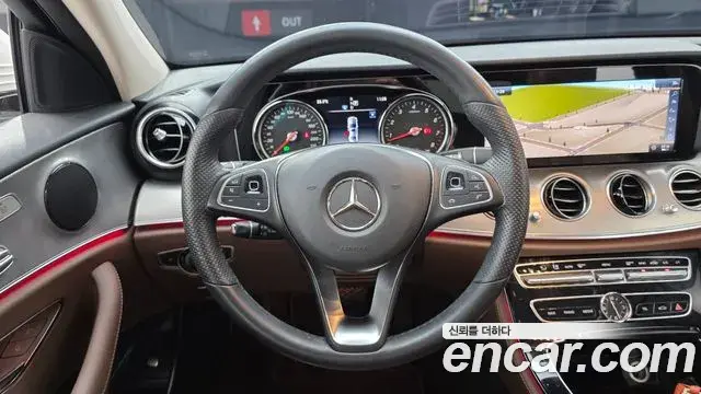 Mercedes-Benz E-Class 2018 — ფოტო 6/20