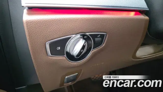 Mercedes-Benz E-Class 2018 — ფოტო 9/20