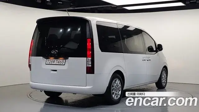Hyundai Staria 2022 — Photo 16/20