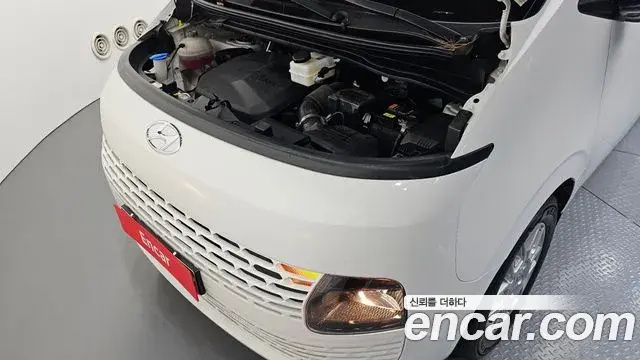 Hyundai Staria 2022 — Photo 18/20
