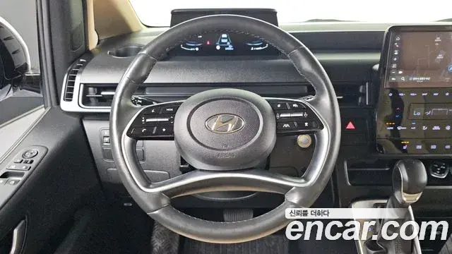 Hyundai Staria 2022 — Photo 10/20