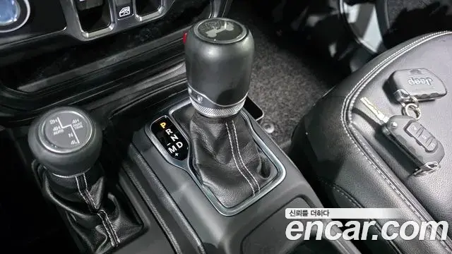 Jeep Wrangler 2022 — Photo 9/35