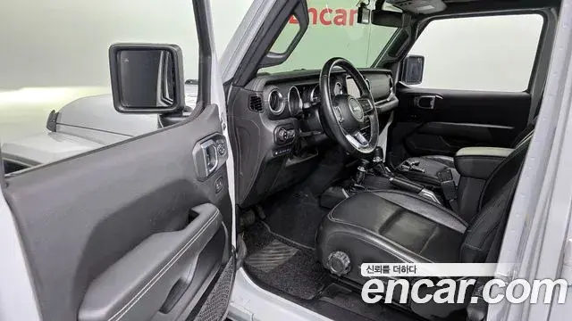 Jeep Wrangler 2022 — Photo 19/35