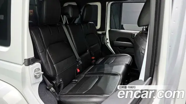 Jeep Wrangler 2022 — Photo 12/35