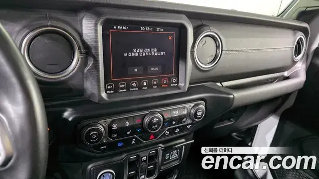 Jeep Wrangler 2022 — Photo 6/35