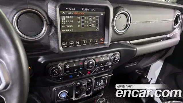 Jeep Wrangler 2022 — Photo 28/35