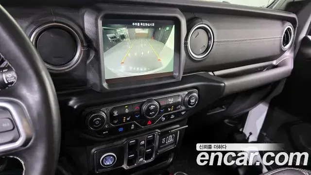 Jeep Wrangler 2022 — Photo 15/35