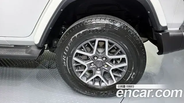 Jeep Wrangler 2022 — Photo 3/35