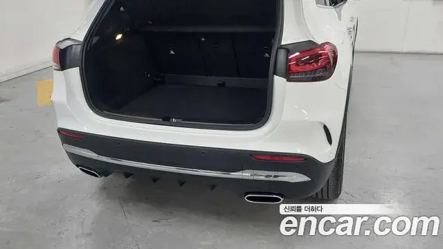 Mercedes-Benz GLA-Class 2023 — ფოტო 10/20