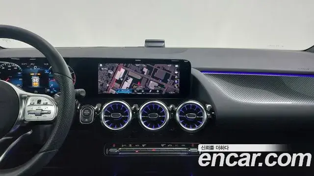 Mercedes-Benz GLA-Class 2023 — ფოტო 18/20