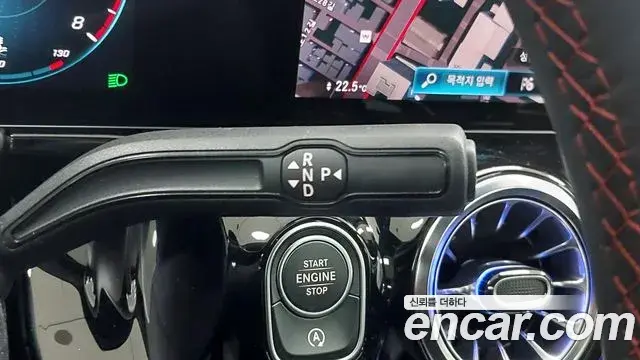 Mercedes-Benz GLA-Class 2023 — ფოტო 17/20