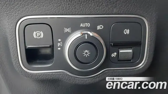 Mercedes-Benz GLA-Class 2023 — ფოტო 8/20