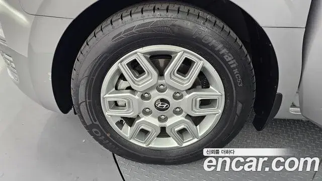 Hyundai Staria 2025 — Фото 5/20