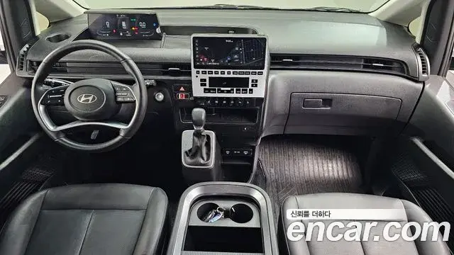 Hyundai Staria 2025 — Фото 7/20