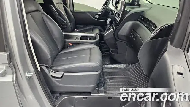 Hyundai Staria 2025 — Фото 11/20