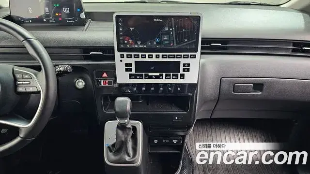 Hyundai Staria 2025 — Фото 16/20