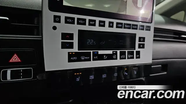 Hyundai Staria 2025 — Фото 17/20