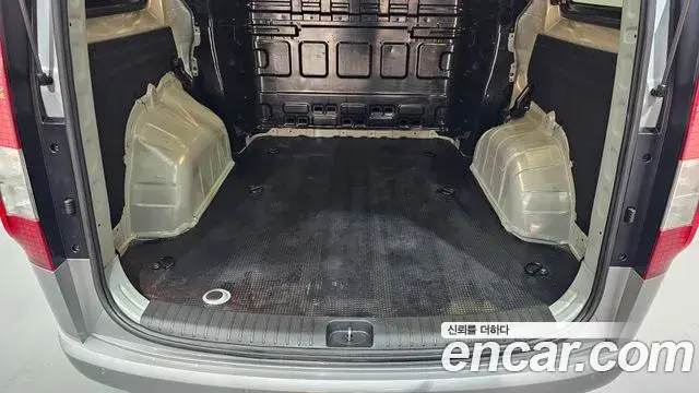 Hyundai Staria 2025 — Фото 20/20