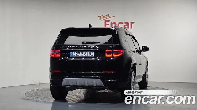 Land Rover Discovery Sport 2025 — ფოტო 18/36