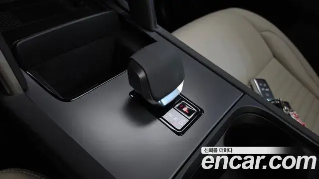 Land Rover Discovery Sport 2025 — ფოტო 15/36