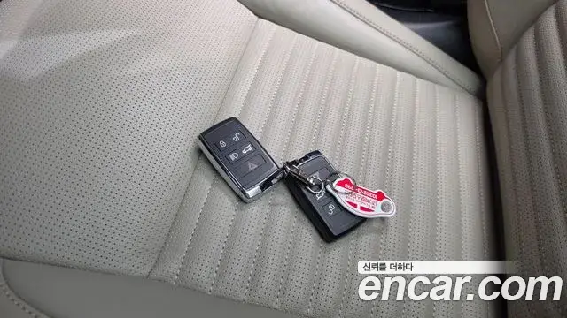 Land Rover Discovery Sport 2025 — ფოტო 11/36