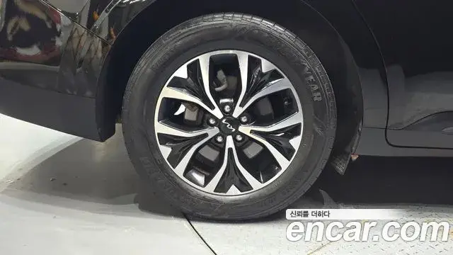 Kia Carnival 2023 — Фото 5/20