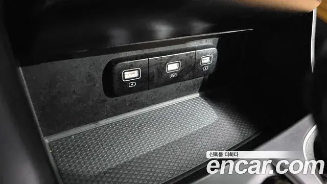 Kia Carnival 2023 — Фото 16/20