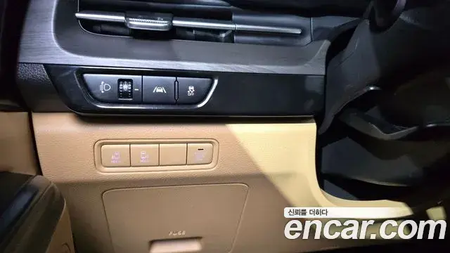 Kia Carnival 2023 — Фото 17/20