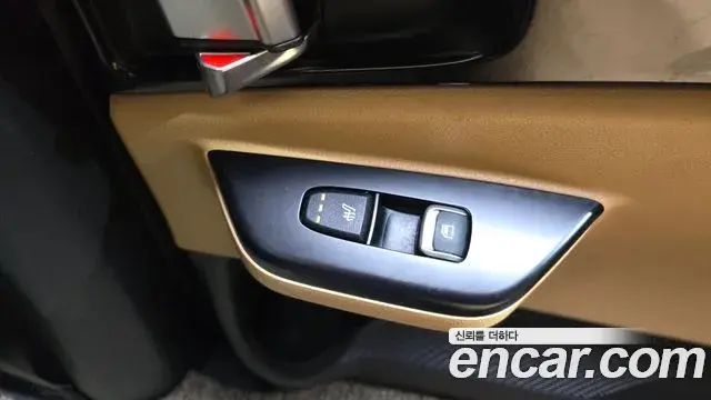 Kia Carnival 2023 — Фото 19/20