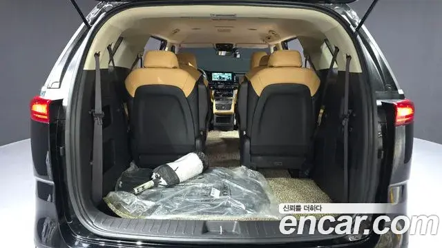 Kia Carnival 2023 — Фото 20/20