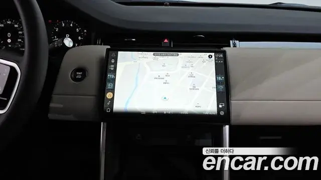 Land Rover Discovery Sport 2025 — ფოტო 18/39