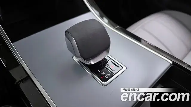 Land Rover Range Rover Evoque 2025 — ფოტო 11/32