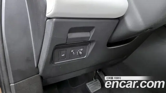 Land Rover Range Rover Evoque 2025 — ფოტო 25/32