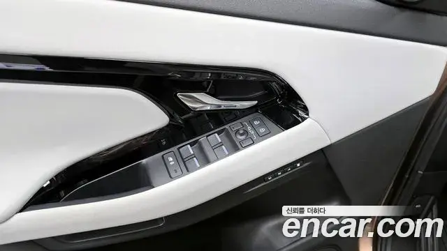 Land Rover Range Rover Evoque 2025 — ფოტო 8/32