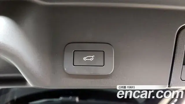 Land Rover Range Rover Evoque 2025 — ფოტო 19/32