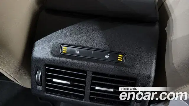 Land Rover Discovery Sport 2025 — ფოტო 25/31