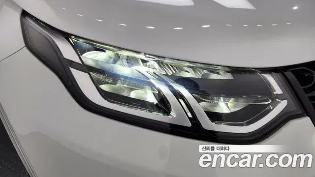Land Rover Discovery Sport 2025 — ფოტო 19/31