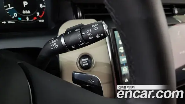Land Rover Discovery Sport 2025 — ფოტო 18/31
